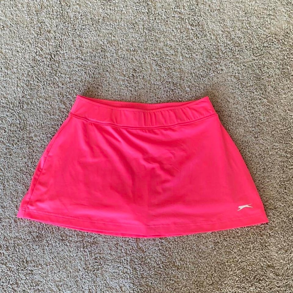 Slazenger tech golf skort / tennis skirt hot pink M